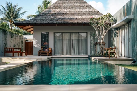 Property building, Day, Garden, Garden view, Pool view, Swimming pool, sunbed