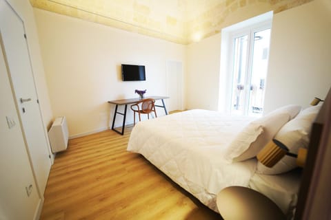 Communal lounge/ TV room, Bed, TV and multimedia, Photo of the whole room, Evening entertainment, Bedroom, wardrobe