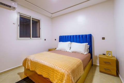 Bed, Photo of the whole room, Bedroom, air conditioner