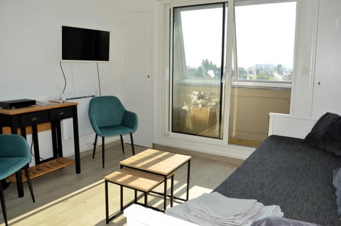 Bed, View (from property/room), Living room, Seating area