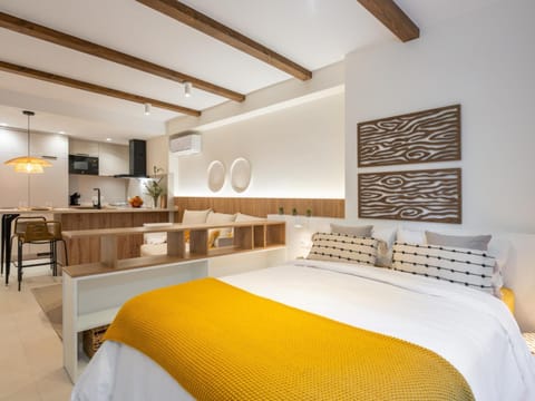 Kitchen or kitchenette, Photo of the whole room, Seating area