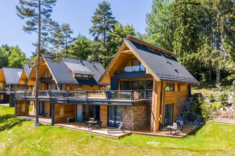 Property building, Natural landscape, Garden, Balcony/Terrace, Garden view