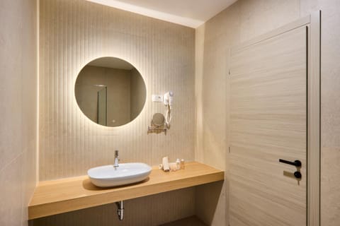 Shower, Bathroom, towels