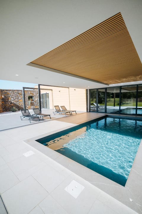 Day, Pool view, Swimming pool, sunbed