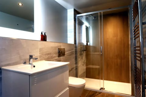 DeiRa Hotel & Apartments Hotel in England