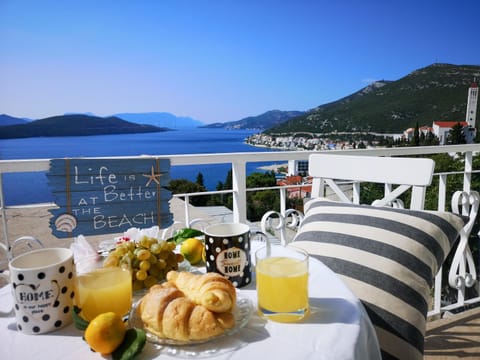 View (from property/room), Balcony/Terrace, Sea view