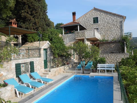 Facade/entrance, Swimming pool