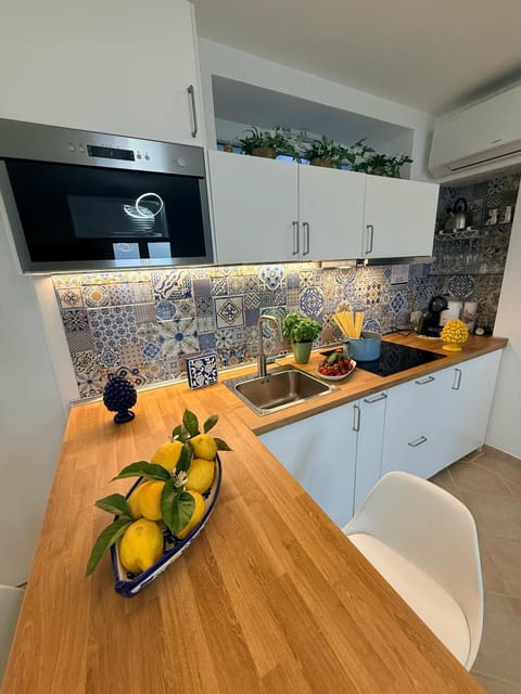 Kitchen or kitchenette, kitchen