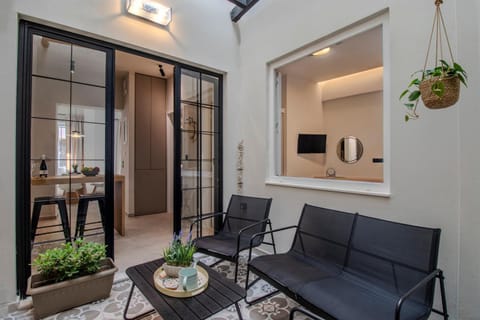 Patio, Seating area