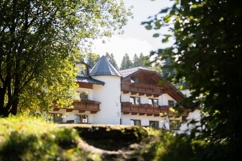 Property building, Natural landscape, Landmark view
