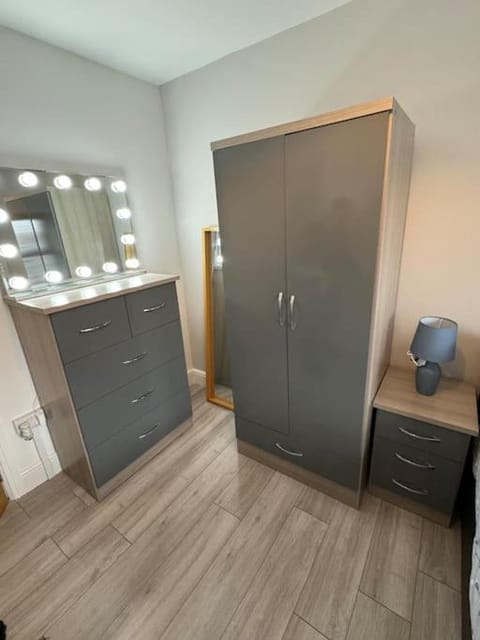 Quaint cottage close to Marina House in Wales