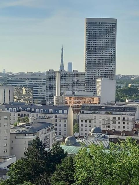 Superbe appartement à Paris Apartment in Puteaux