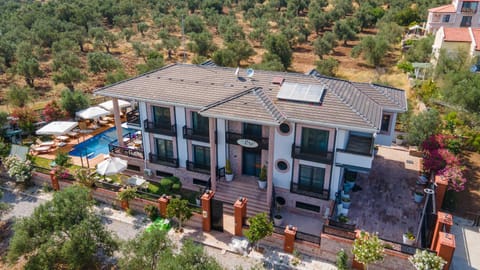 Property building, Swimming pool, Breakfast