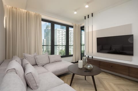 Communal lounge/ TV room, TV and multimedia, Living room, Seating area, Evening entertainment