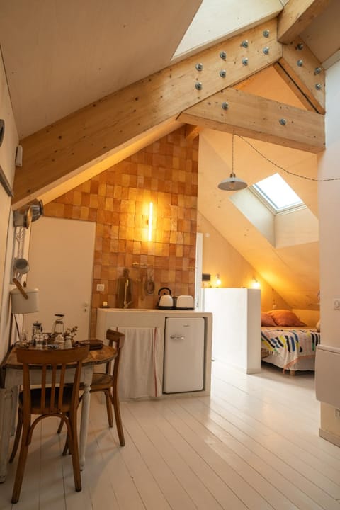 Kitchen or kitchenette, Living room, Dining area, Bedroom