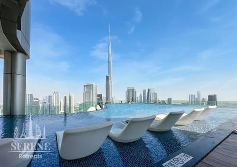Day, City view, Landmark view, Pool view, Swimming pool, Swimming pool, sunbed