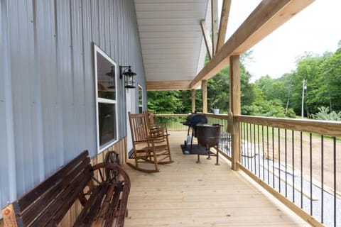 Kentucky Coal Cabin 2 min from Lake Cumberland Cabin in Lake Cumberland