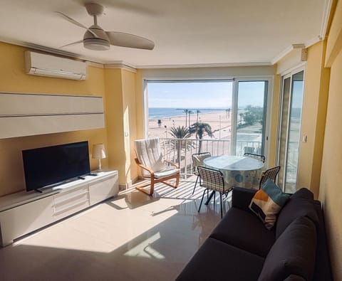 Communal lounge/ TV room, View (from property/room), Balcony/Terrace, Dining area