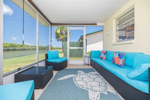 Lakeside Paradise House in Holiday