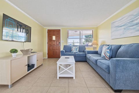 Lakeside Paradise House in Holiday