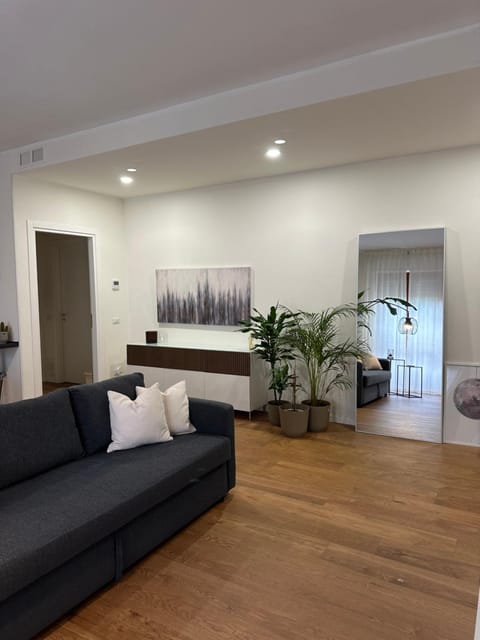 Damiano Apartment - San Siro - Fiera Milano Apartment in Milan