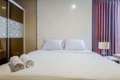 Property building, Bed, Bedroom