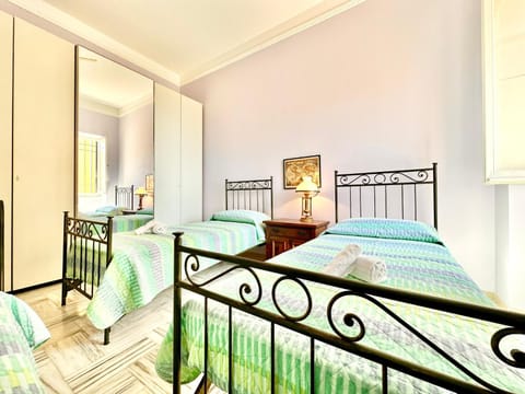 Hostdomus - Villino Matilde Apartment in Finale Ligure