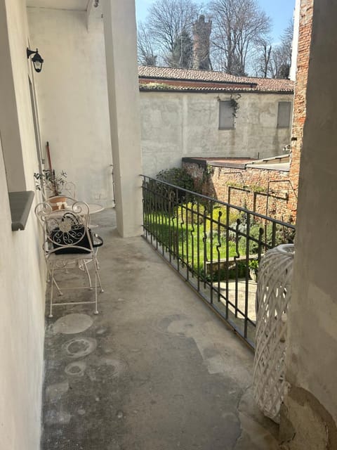 Property building, Day, View (from property/room), Balcony/Terrace