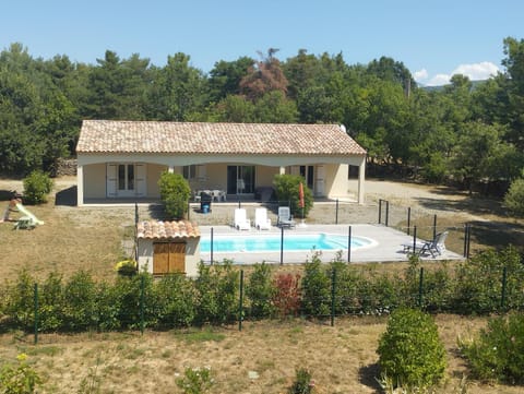 Se ressourcer au calme House in Aups