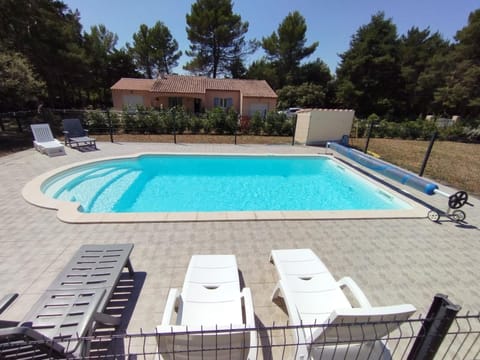 Se ressourcer au calme House in Aups