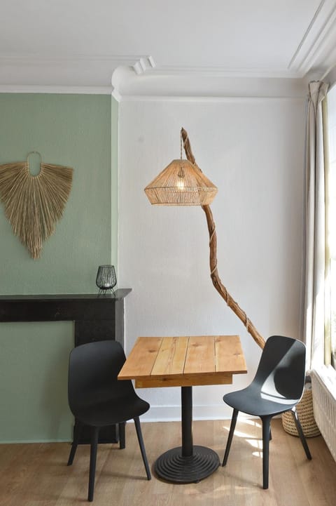 Seating area, Dining area