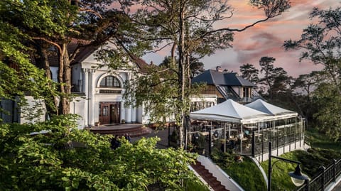 Property building, Bird's eye view