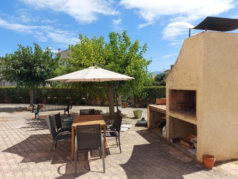 Patio, Day, BBQ facilities, Balcony/Terrace