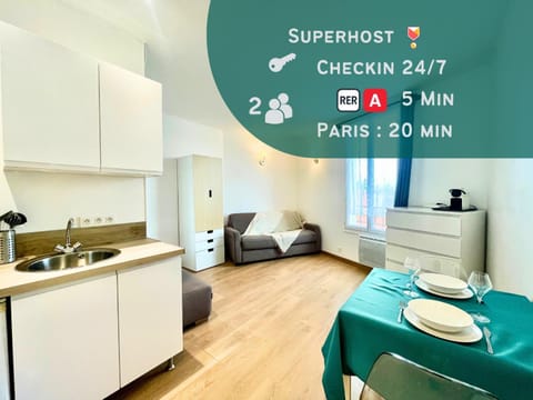 Property building, Living room, Bedroom, stove, kitchen