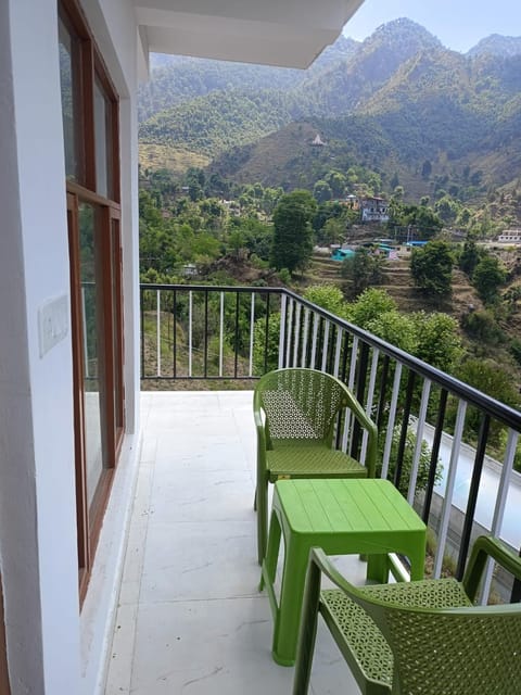 View (from property/room), Balcony/Terrace, Mountain view