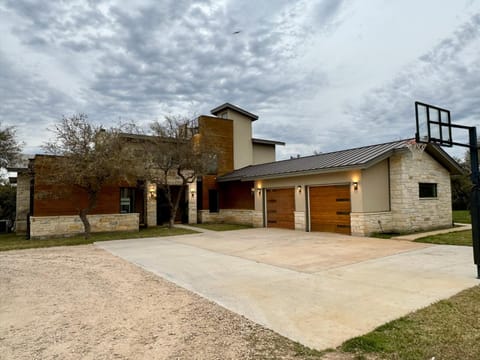 Property building, Day