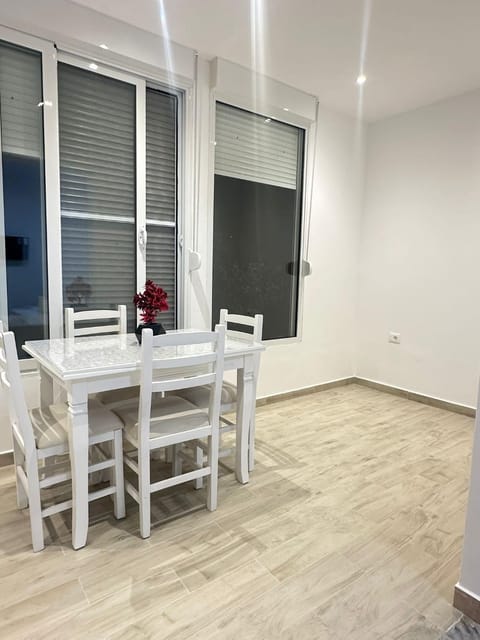 Vila Sinomati Apartment in Vlorë