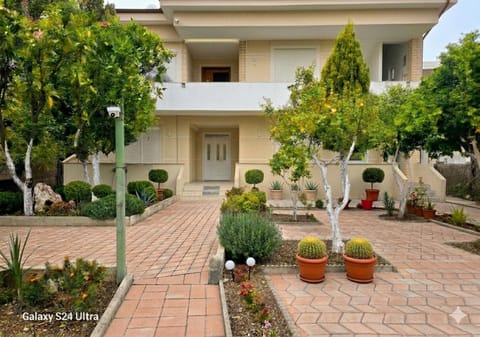 Property building, Spring, Garden, Garden view