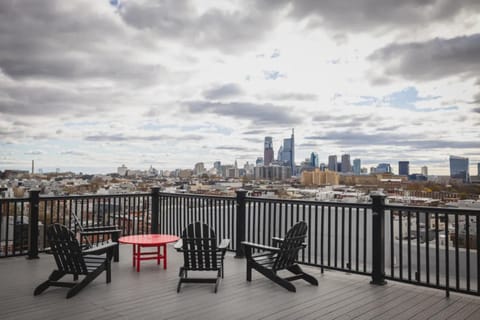 View (from property/room), Balcony/Terrace, City view