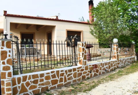 Villa Vrysaki Apartment in Limenaria