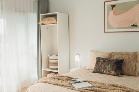 Bed, Beach, Beach, Bedroom, towels, wardrobe