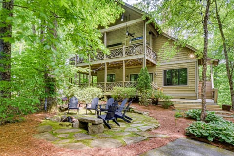 Group-Friendly Golf Getaway! 5 Mi to Cashiers House in Lake Glenville