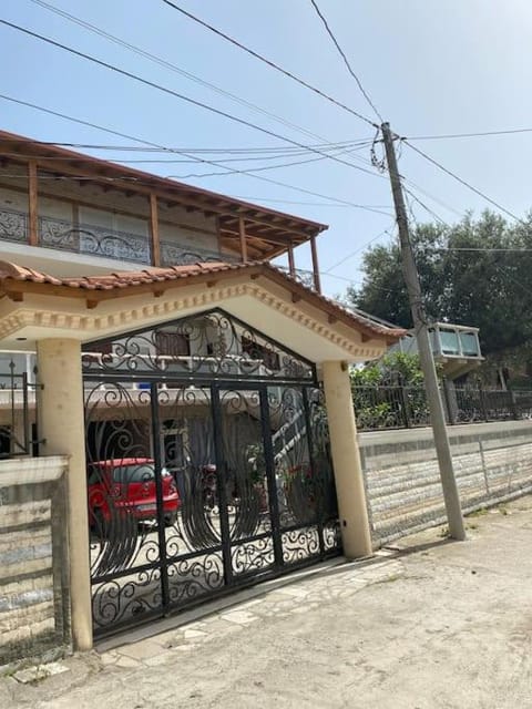 Property building, Day, Parking