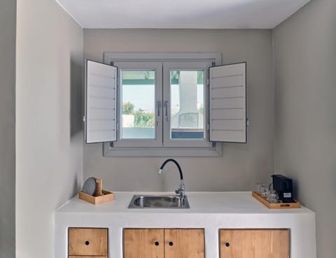 Theros Suites House in Naousa