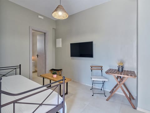 Theros Suites House in Naousa