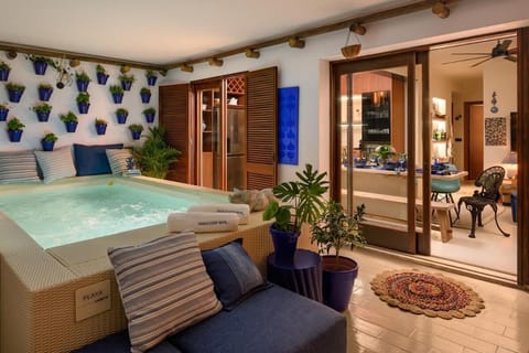 Hot Tub, Living room, Seating area, Pool view, Swimming pool