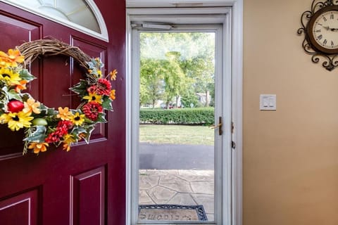 Antique Charm 3BR Gourmet Kitchen & Large Yard House in Kettering