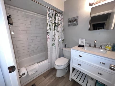 Heart Day Deal Holiday Retreat Prime Location Apartment in Kettering