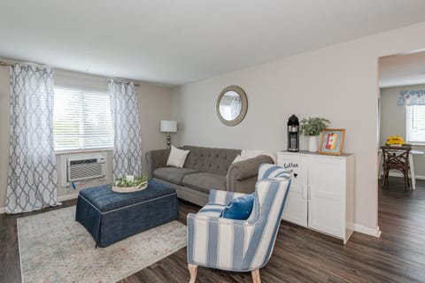 Modern Gem Steps from The Greene UD & WPAFB Apartment in Kettering