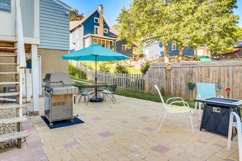 Charming Lake Mills Home Near Rock Lake and Beach House in Wisconsin